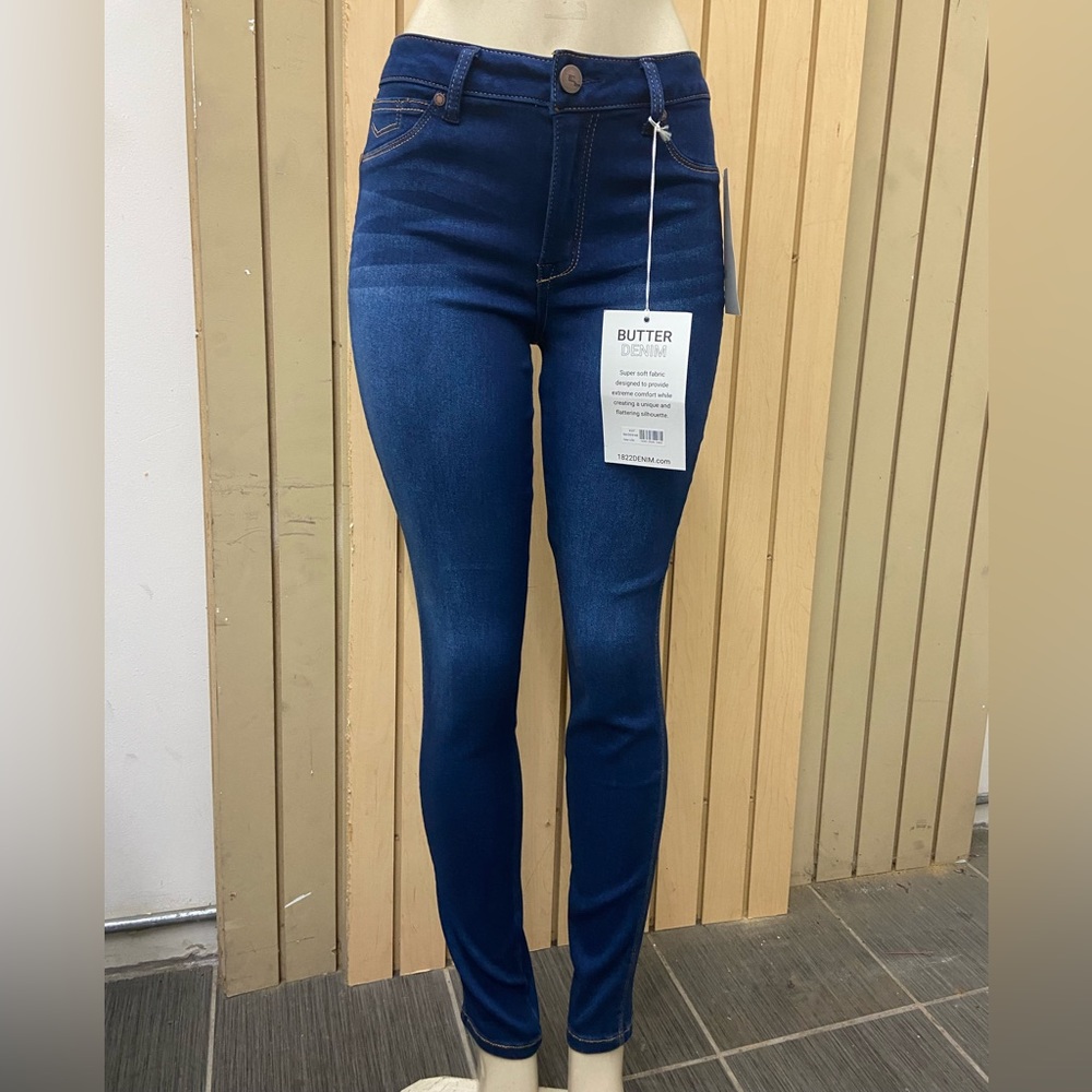 1822 NEW High Rise Butter Skinny Denim - Picture 4 of 7